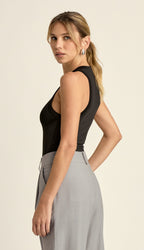 Regata Elara en color negro