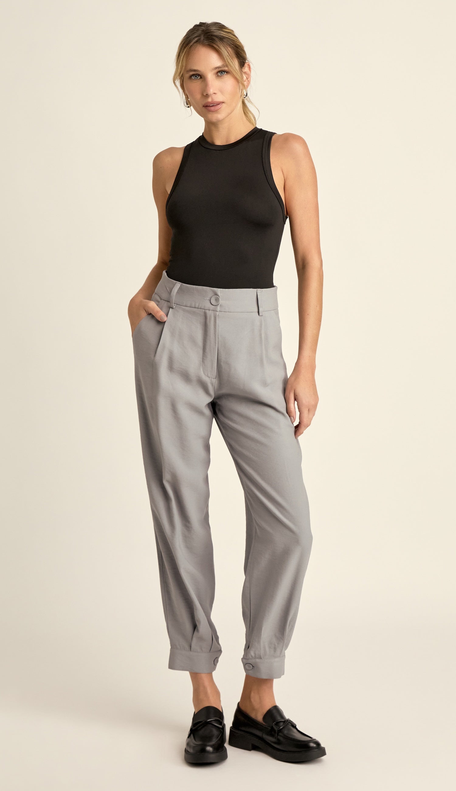 Regata Elara en color negro