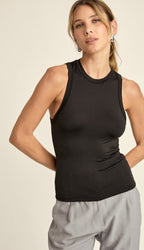 Regata Elara en color negro