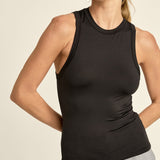 Regata Elara en color negro