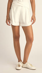 Shorts color blanco marfil