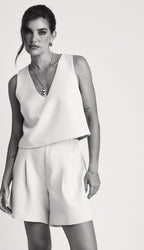 Shorts color blanco marfil