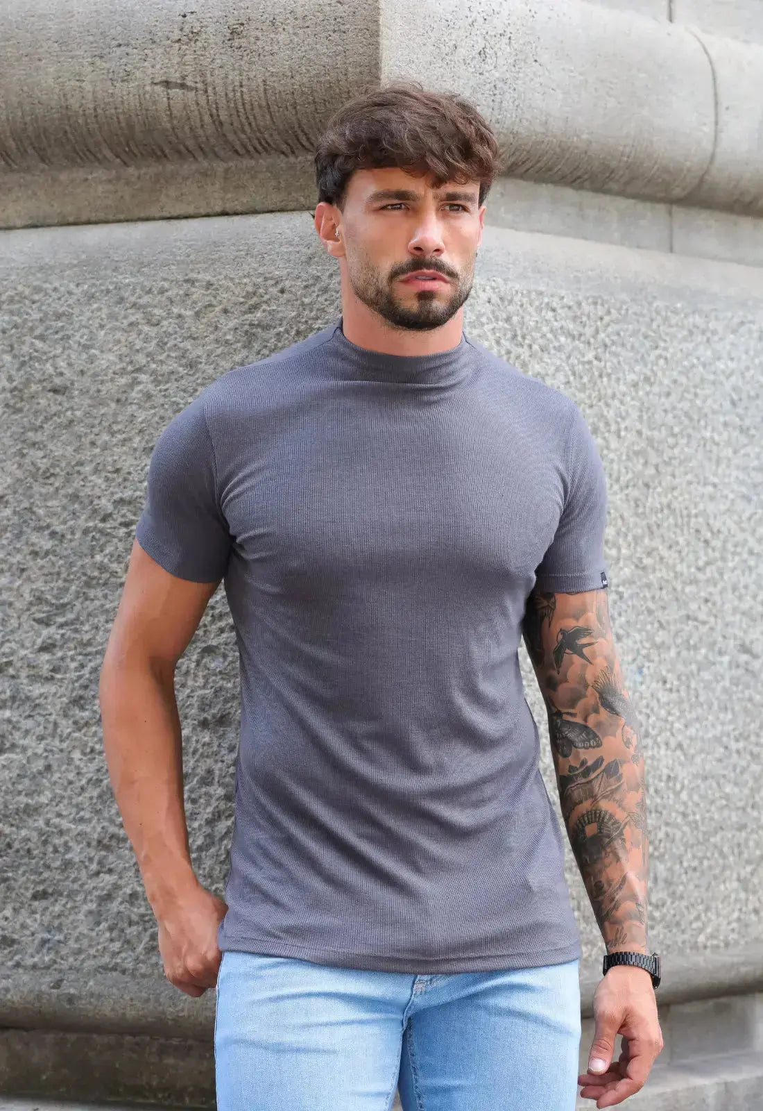 Camiseta Slim Cuello Medio Gris
