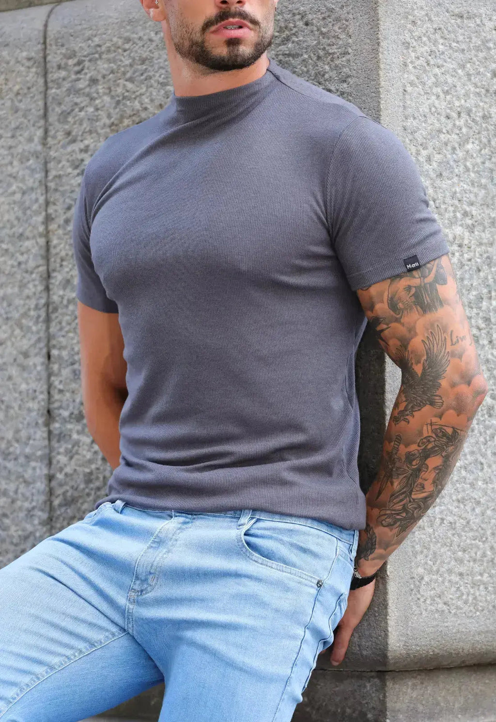 Camiseta Slim Cuello Medio Gris