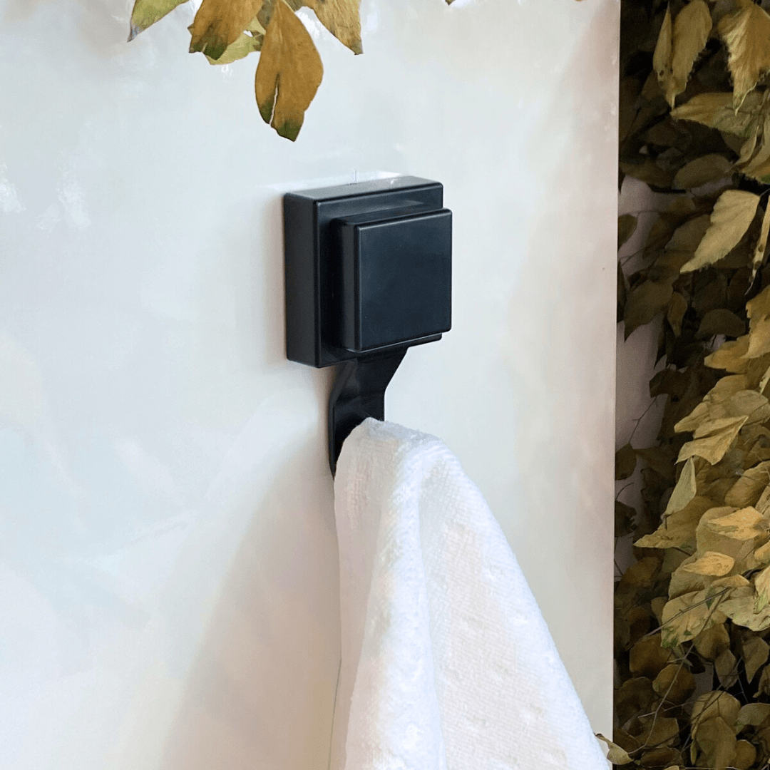 Gancho Multiuso con Ventosa en Negro Mate