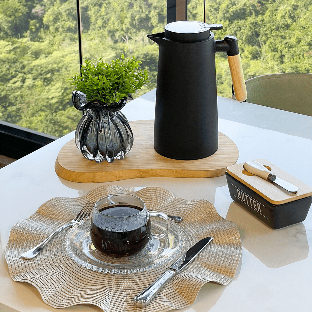 Botella térmica de plástico con termómetro negra 1 litro