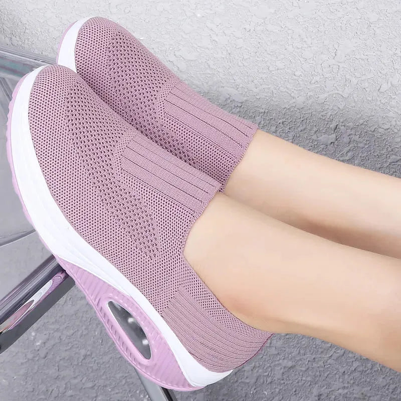 Zapatillas Ortopédicas SlipOn Motion - Tejido Mesh Súper Suave y Amortiguación AIRConfort | Viste Tus Zapatillas Como Un Calcetín