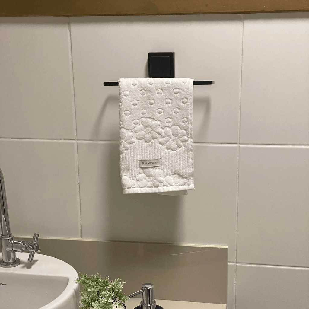 Toallero de Cara con Ventosa de Fijación Fácil en Negro Mate